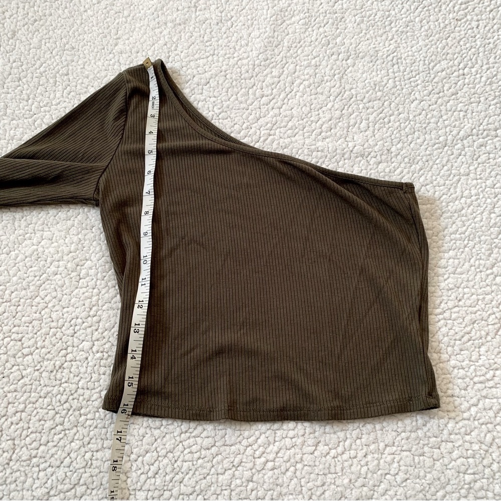 Garage One Shoulder Crop Top - Picture 4 of 4